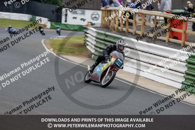 Vintage motorcycle club;eventdigitalimages;mallory park;mallory park trackday photographs;no limits trackdays;peter wileman photography;trackday digital images;trackday photos;vmcc festival 1000 bikes photographs